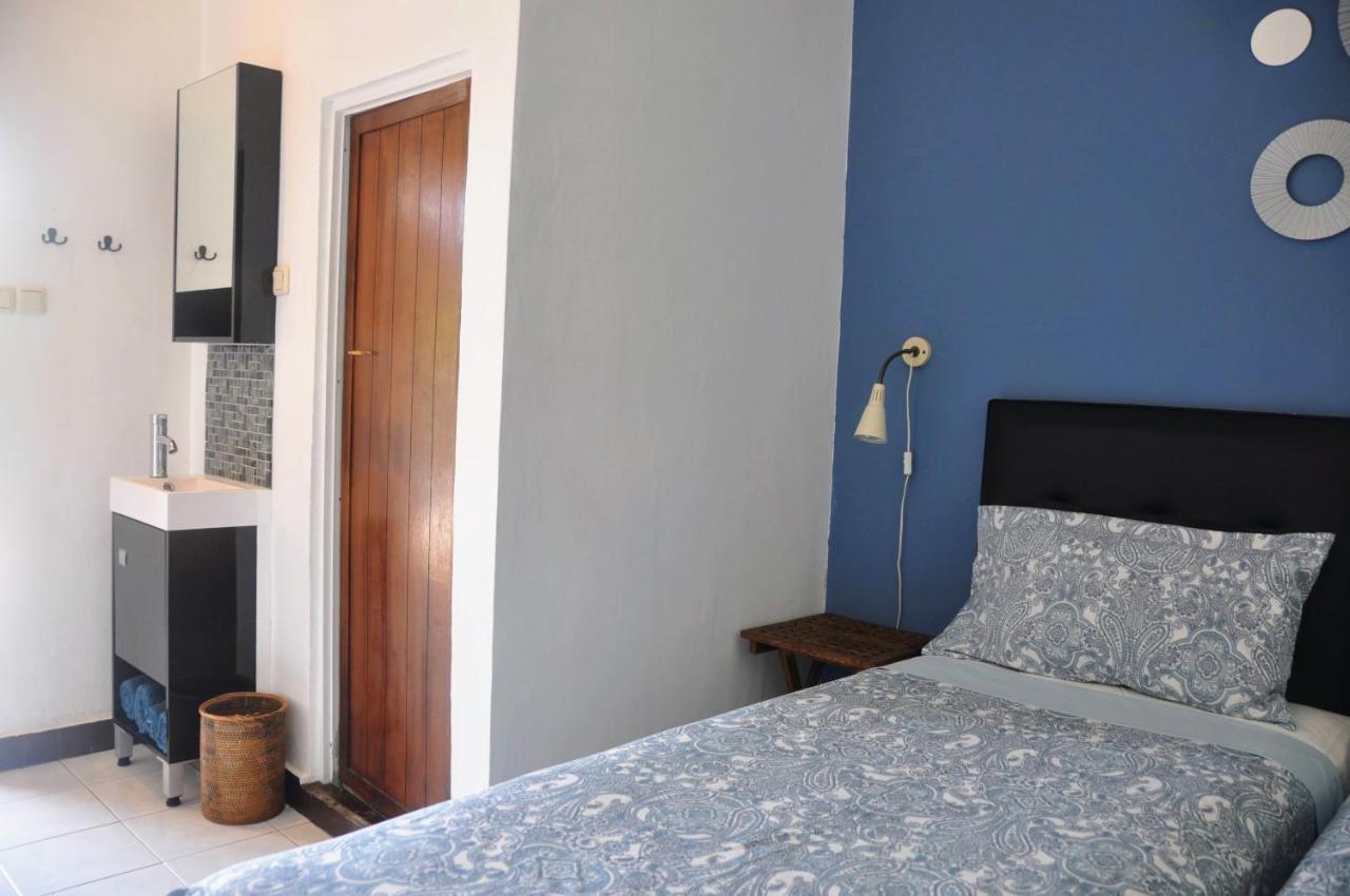מנאדו Guesthouse The 4 Fish מראה חיצוני תמונה