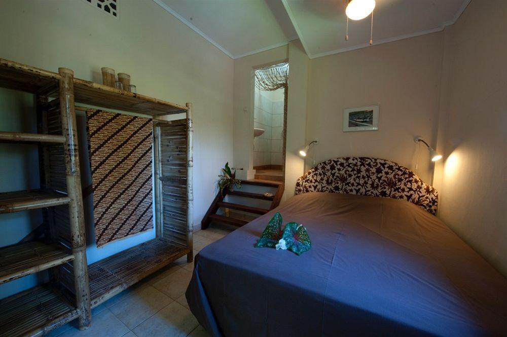 מנאדו Guesthouse The 4 Fish מראה חיצוני תמונה
