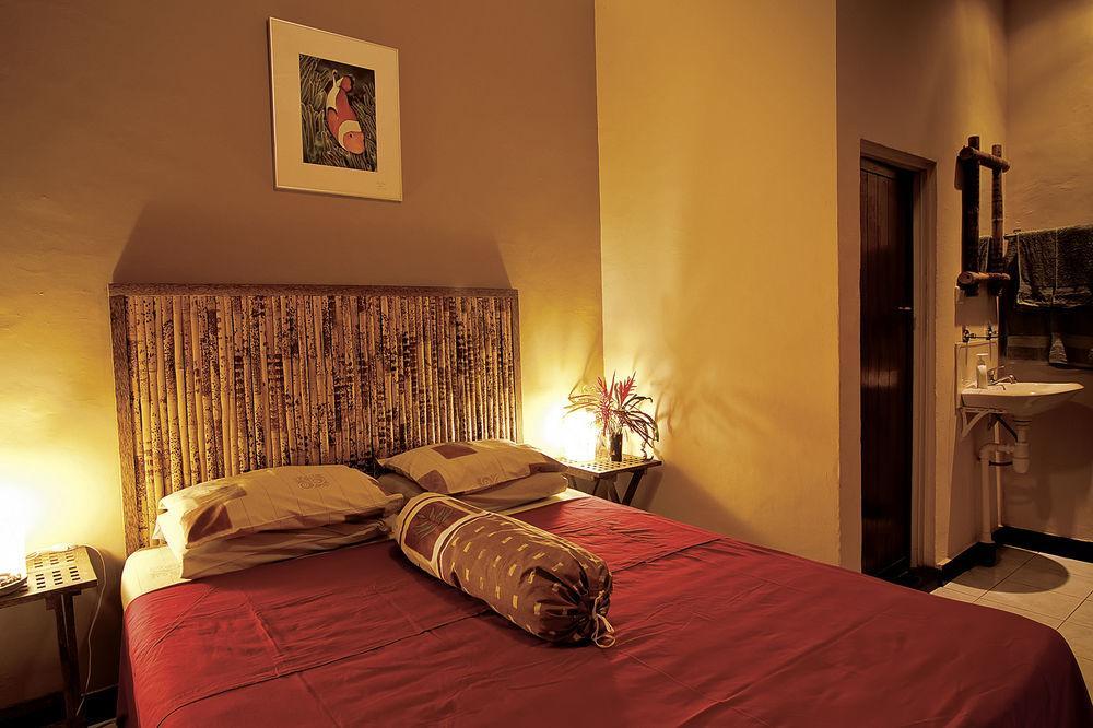 מנאדו Guesthouse The 4 Fish מראה חיצוני תמונה